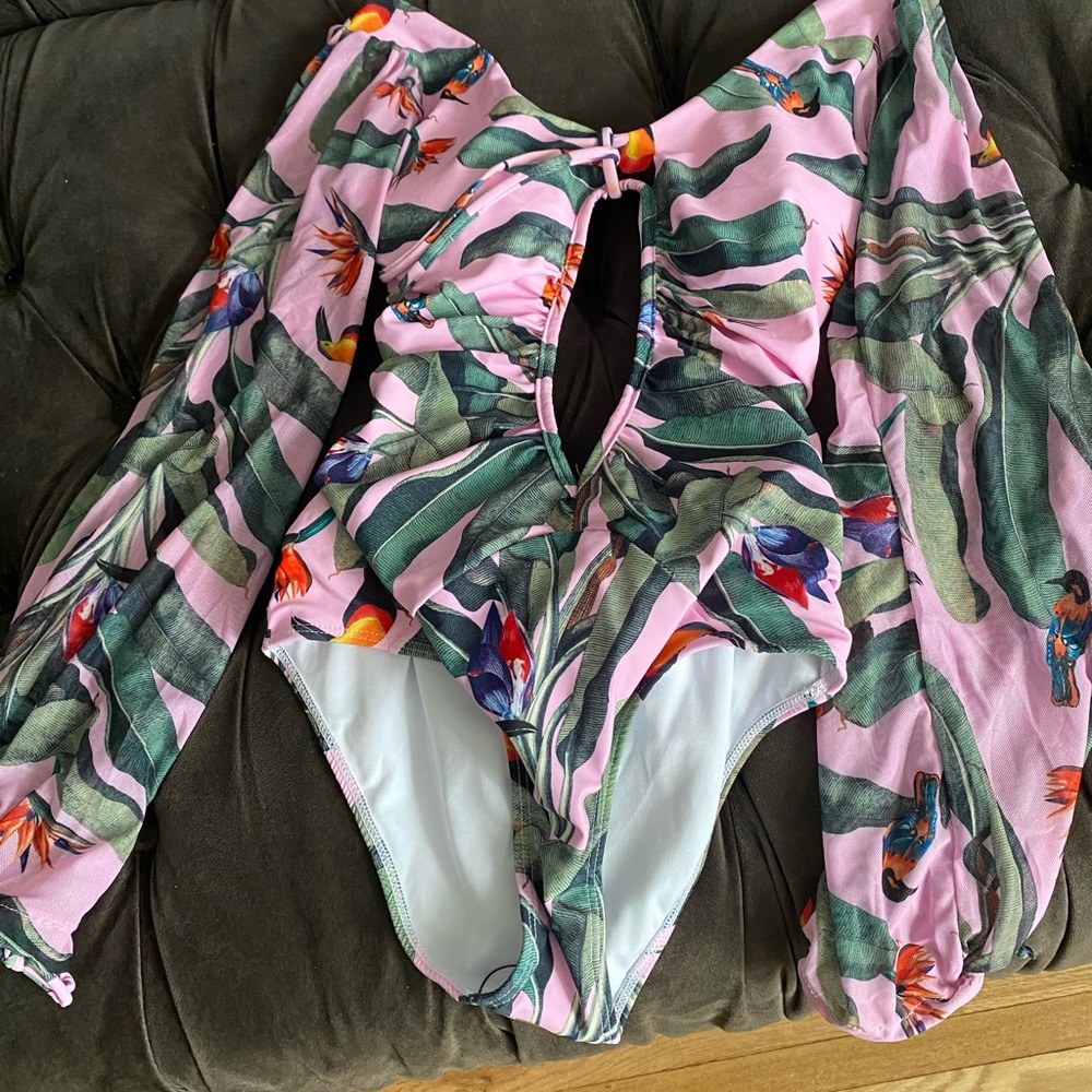 Swimsuit/Bodysuit
